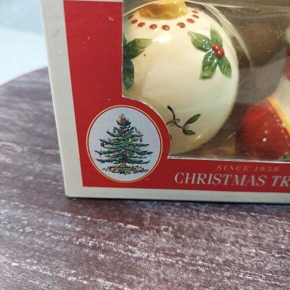 Spode Christmas Tree Figural Salt & Pepper Shakers 2.5" Ceramic Collectible Set - Picture 3 of 15